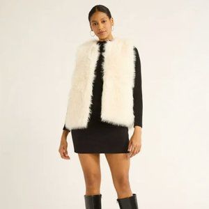 Scoop Women's Faux Fur Vest in Whisper White Medium NWT